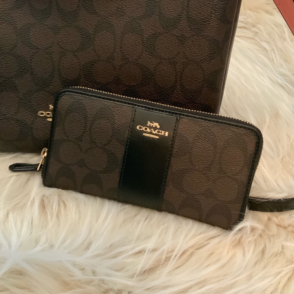 Coach wallet